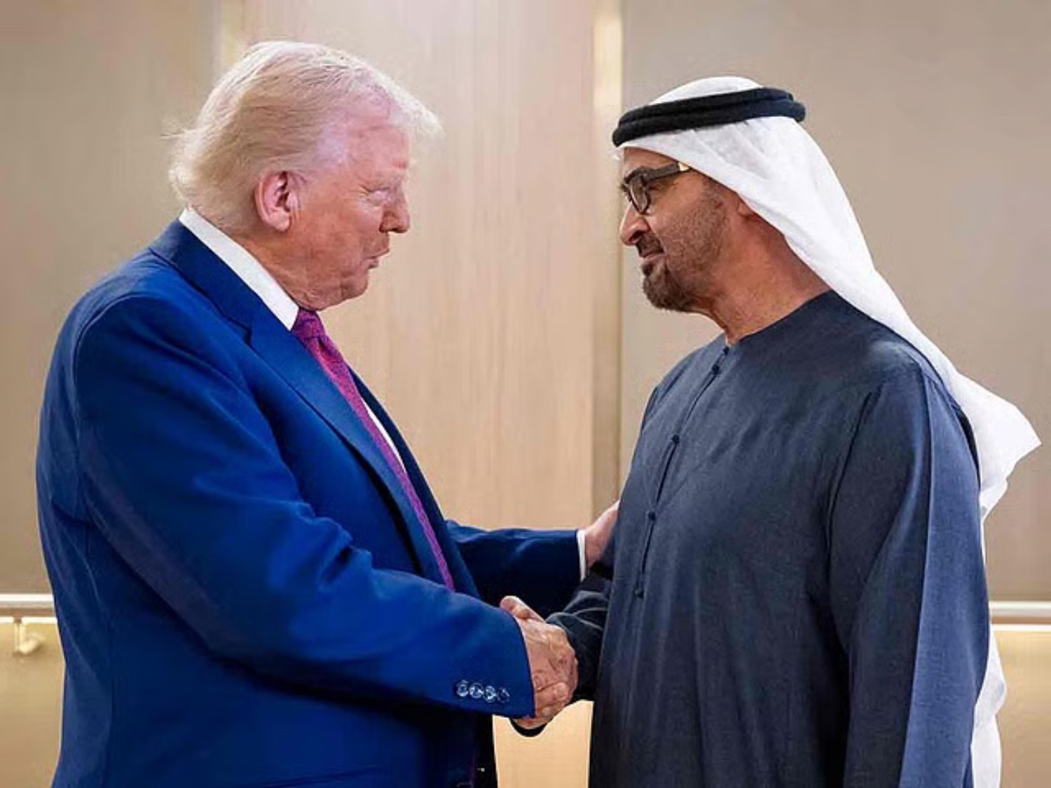 Trump präsentiert 200-Mrd.-Dollar-Deal mit VAE: Immobilien- und KI-Boom | Die Geissens Real Estate | Luxus Immobilien mit Carmen und Robert Geiss – Die Geissens in Dubai