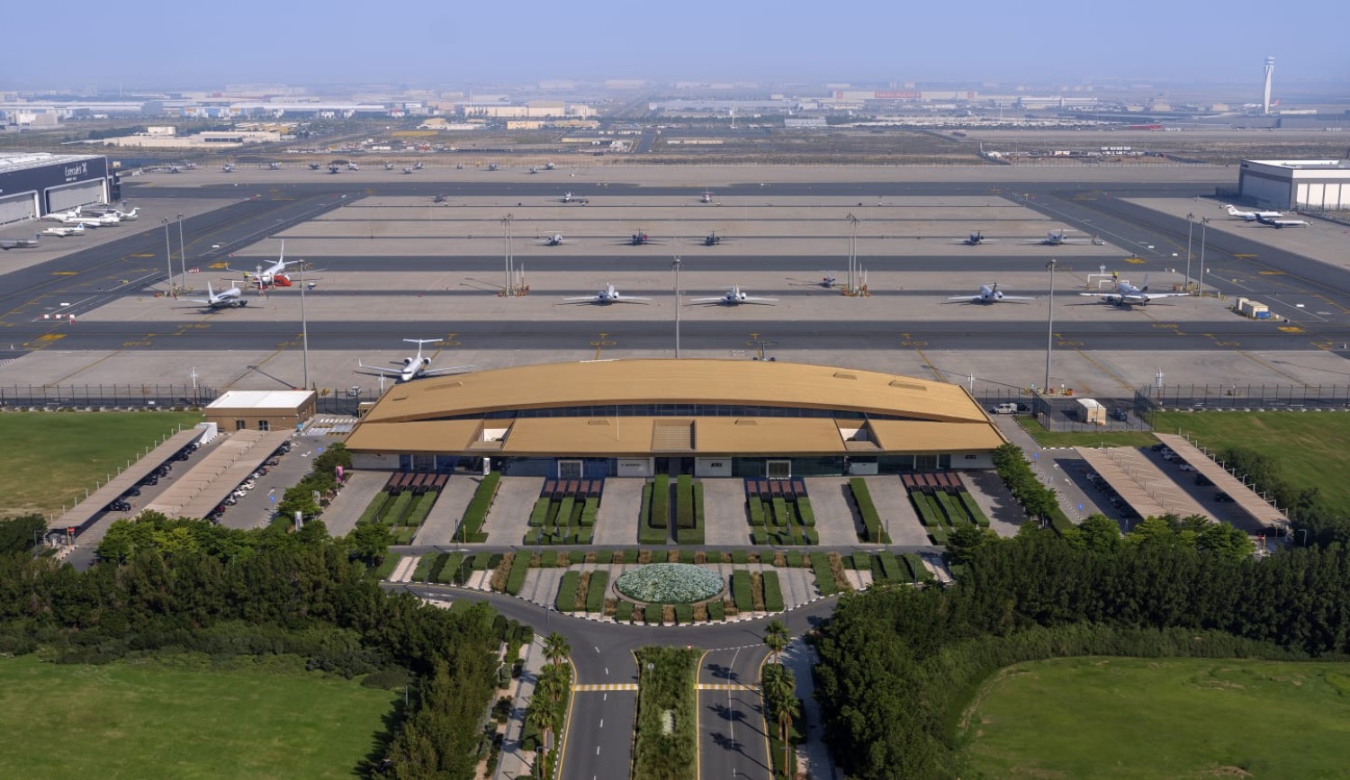 Himmel in Gold: MBRAH verzeichnet Privatjet-Boom | Die Geissens Real Estate | Luxus Immobilien mit Carmen und Robert Geiss – Die Geissens in Dubai