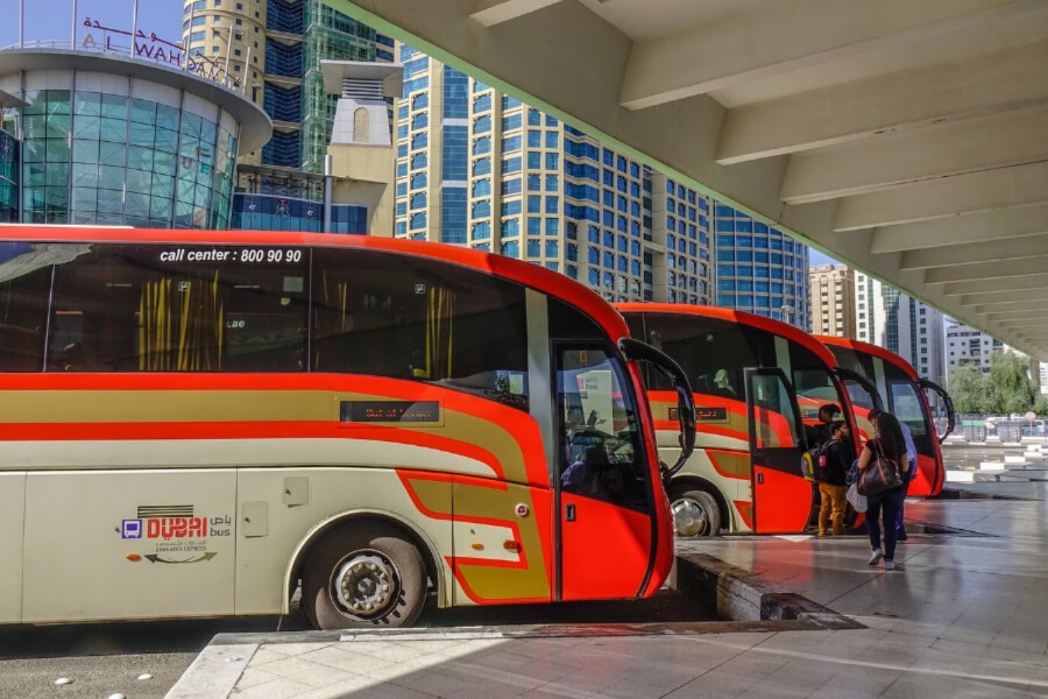 Neue E-Buslinie zwischen Dubai und Abu Dhabi | Die Geissens Real Estate | Luxus Immobilien mit Carmen und Robert Geiss – Die Geissens in Dubai